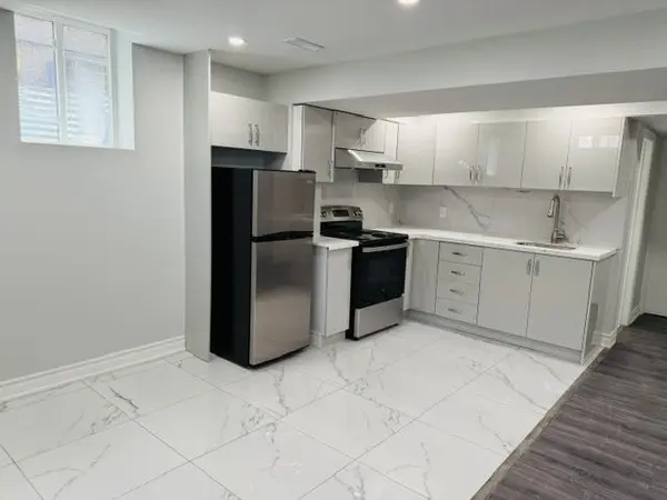 10 Bons AVE, Clarington, ON L1C 0B6