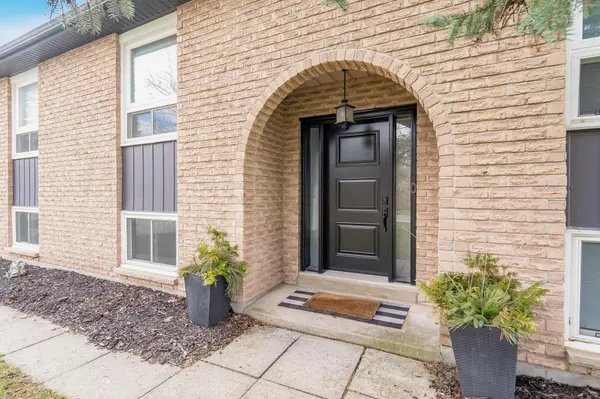 16 Wales AVE N, Adjala-tosorontio, ON L0M 1J0