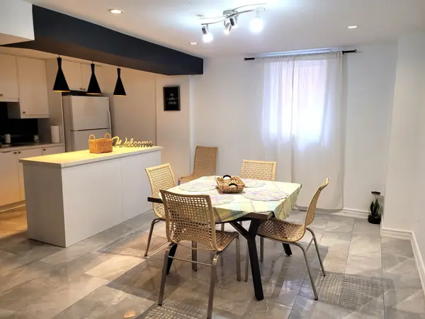 88 Tulip ST, Georgina, ON L4P 1C7