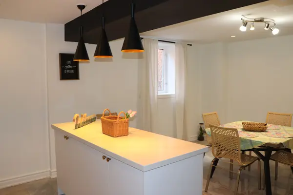 88 Tulip ST, Georgina, ON L4P 1C7