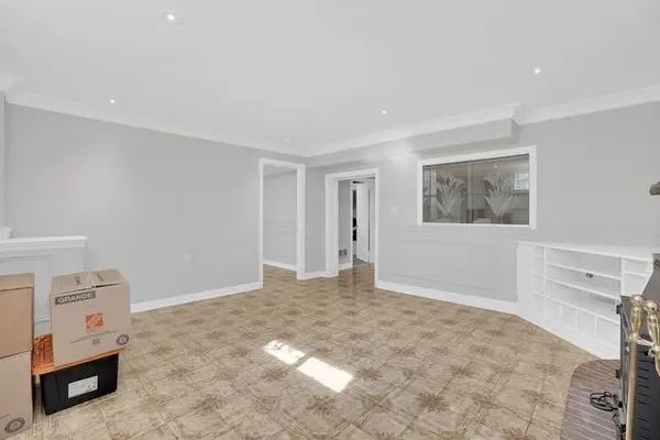 99 Willis RD #Lower, Vaughan, ON L4L 2S4