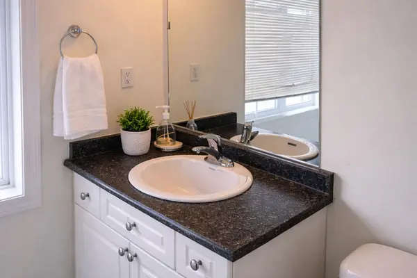 43 Colchester ST #Coach House, Markham, ON L6B 1K4