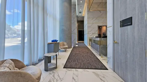 898 Portage Pkwy #5503, Vaughan, ON L4K 0J6