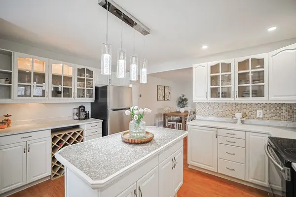 3 Mill ST S, Brampton, ON L6Y 1S4