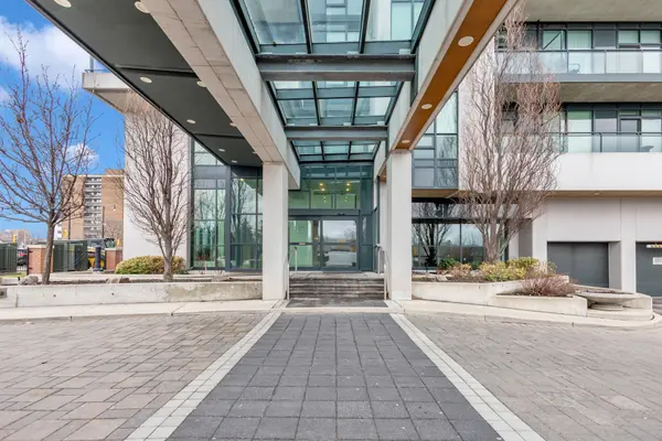 100 John ST #2408, Brampton, ON L6N 2S8