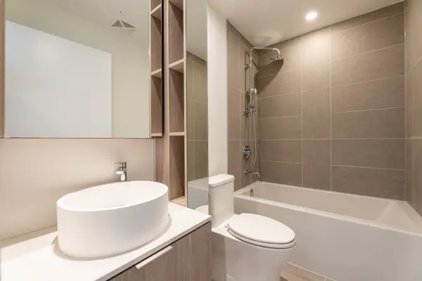 28 Ann ST #916, Mississauga, ON L5G 0E1