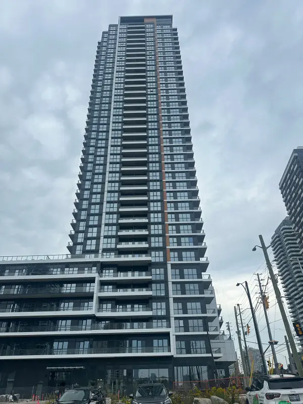 15 Watergarden DR #315, Mississauga, ON L5R 0H4