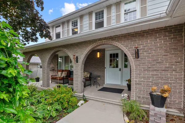 18 Spruyt AVE, East Luther Grand Valley, ON L9W 5X4