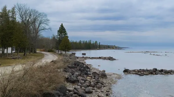 122 Cottage LN, Georgian Bluffs, ON N4K 5N4