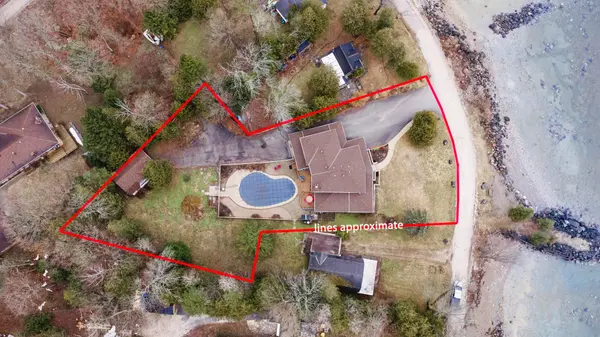 122 Cottage LN, Georgian Bluffs, ON N4K 5N4