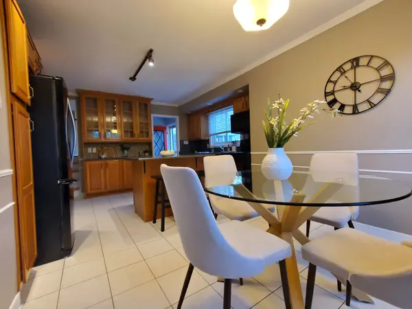 1039 Osgoode DR, London South, ON N6E 1E3