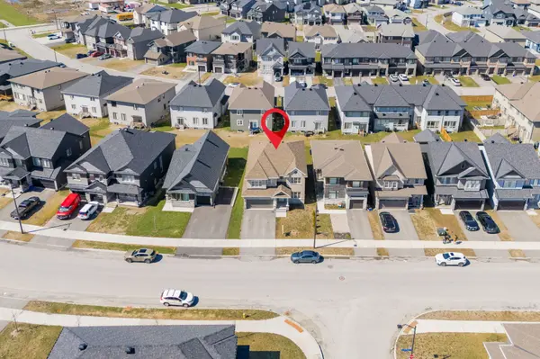 36 Dun Skipper DR, Blossom Park - Airport And Area, ON K1X 0J3