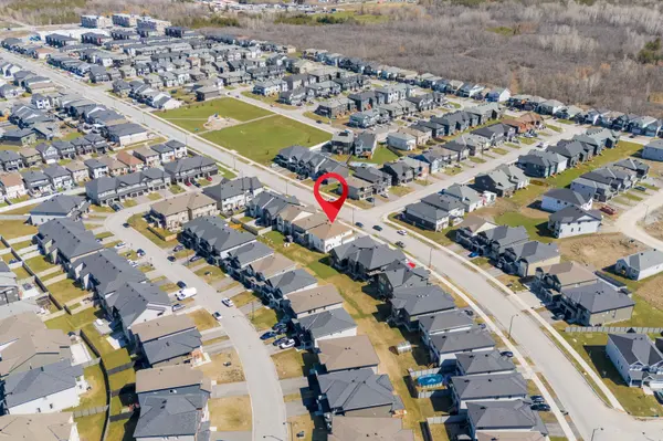 36 Dun Skipper DR, Blossom Park - Airport And Area, ON K1X 0J3