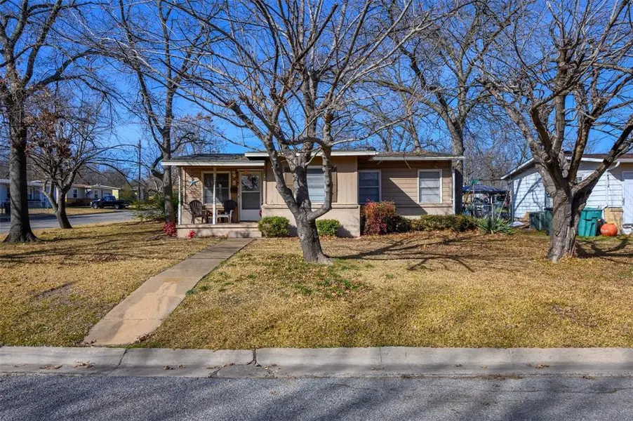 221 W Burton Street, Sherman, TX 75092