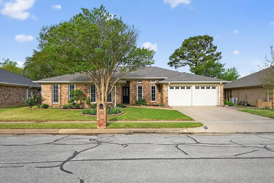3713 Woodmont Court, Bedford, TX 76021