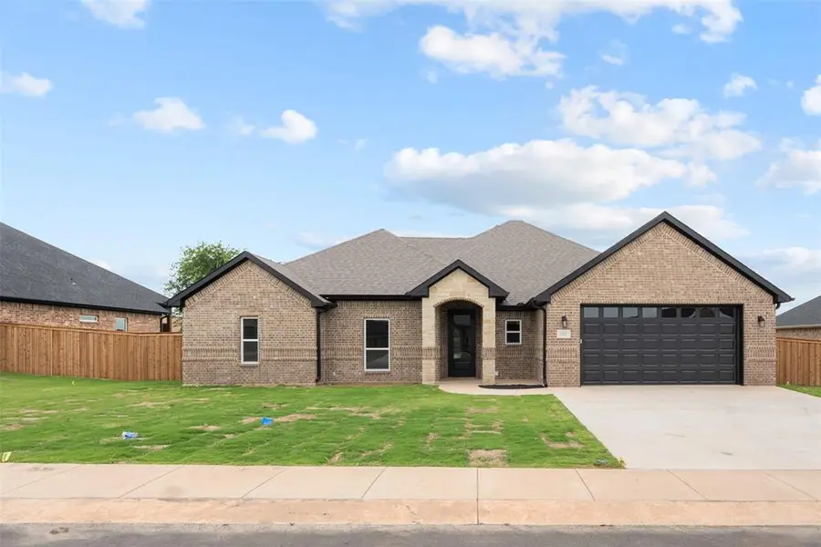 505 Limestone Circle, Mabank, TX 75147