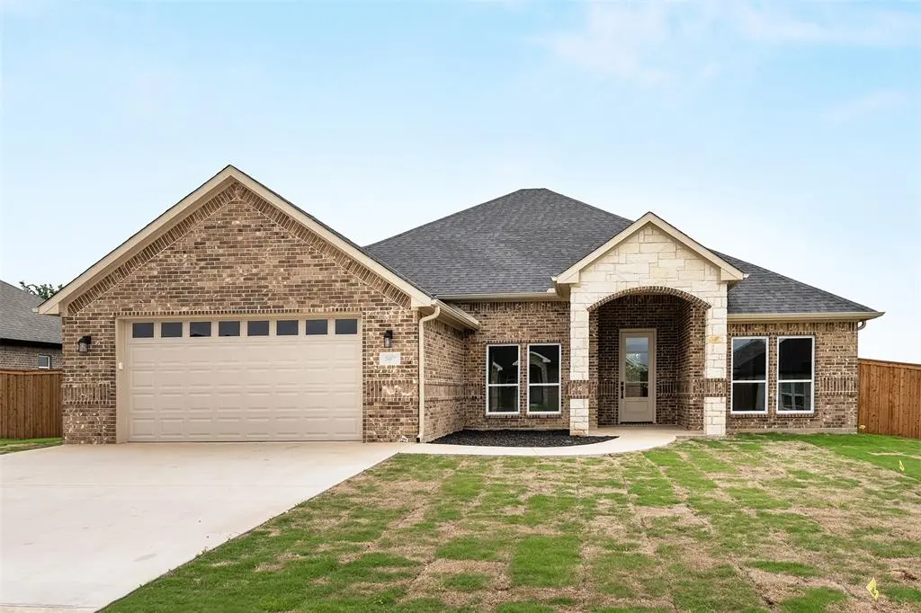 507 Limestone Circle, Mabank, TX 75147