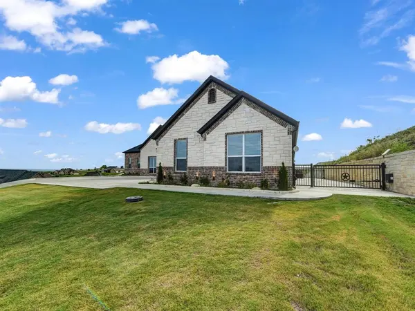 162 Pinnacle Peak Lane, Weatherford, TX 76087