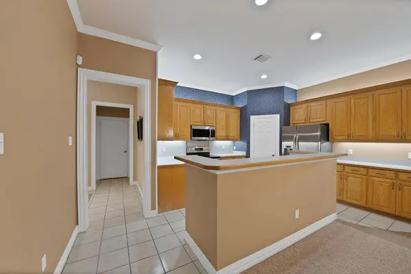 1220 Woodland Park Drive, Hurst, TX 76053