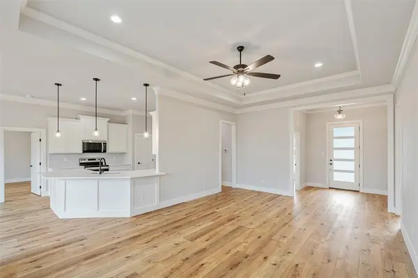 504 Limestone Circle, Mabank, TX 75147