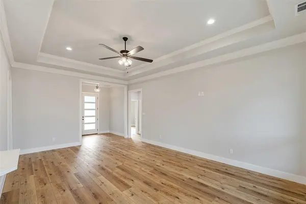 504 Limestone Circle, Mabank, TX 75147