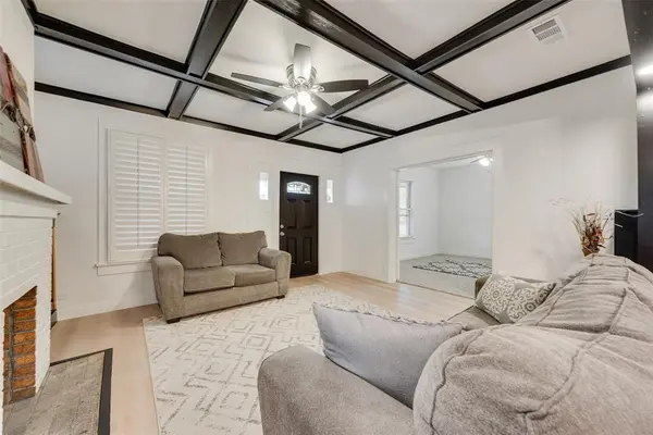 1205 W Arlington Avenue, Fort Worth, TX 76110