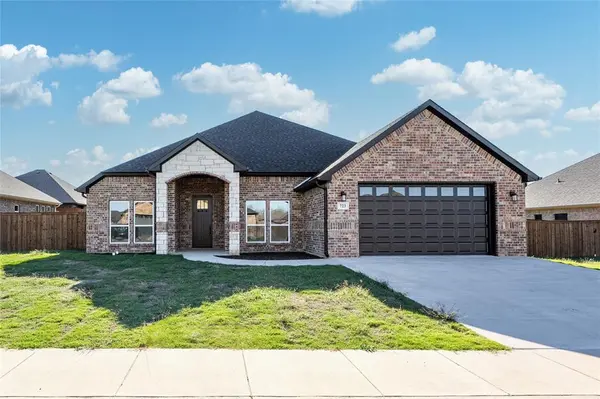723 Cobblestone Circle, Mabank, TX 75147