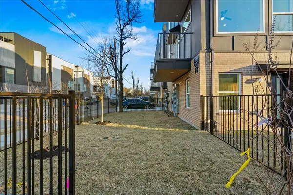 2101 N Prairie Avenue #201, Dallas, TX 75204