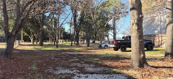 1712 Island Village Court, Granbury, TX 76048