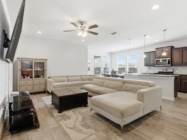 448 Regatta Lane, Azle, TX 76020