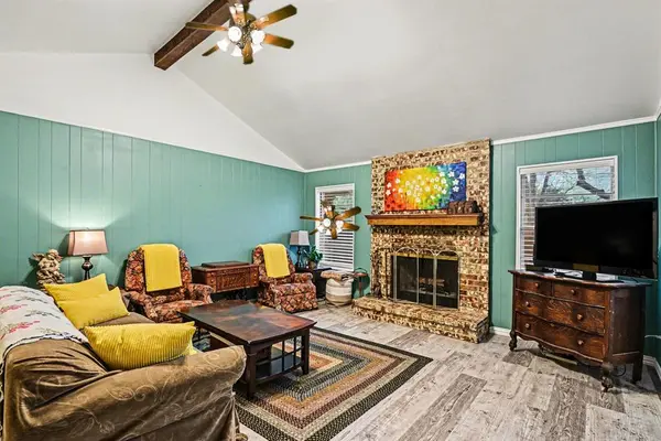 7017 Bennington Drive, Watauga, TX 76148