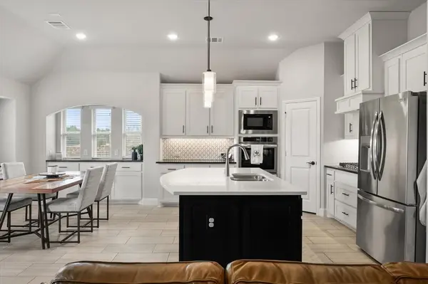 5005 Ridgeview Lane, Midlothian, TX 76065