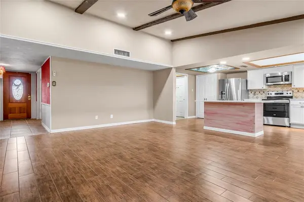 1813 Dodge Trail, Grand Prairie, TX 75052