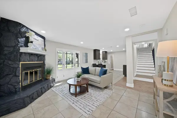 1213 Walker Drive, Hurst, TX 76053