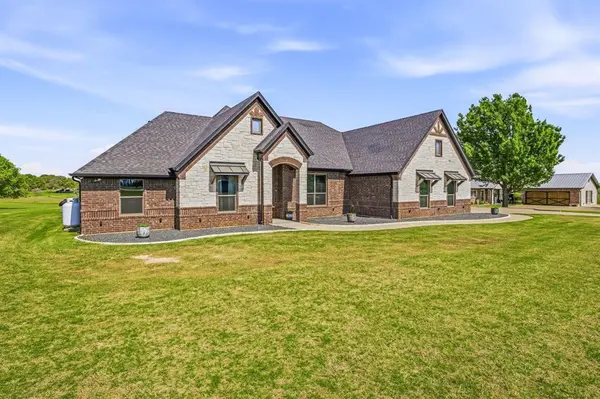 2009 Tree Top Court, Granbury, TX 76049