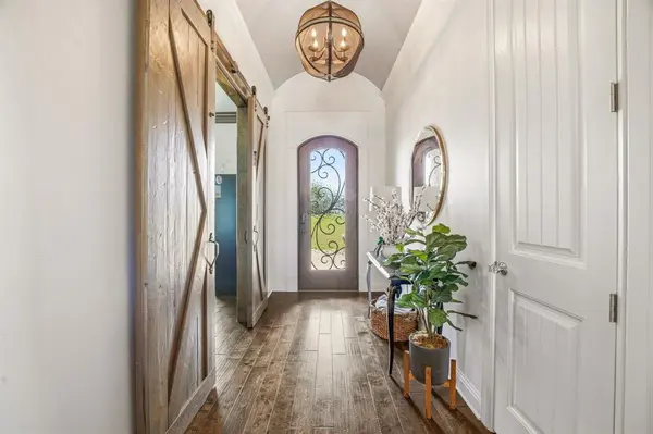 2009 Tree Top Court, Granbury, TX 76049