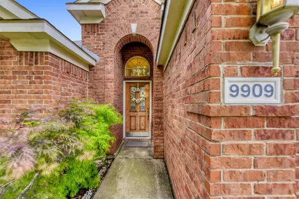 9909 Lamberton Terrace, Fort Worth, TX 76244