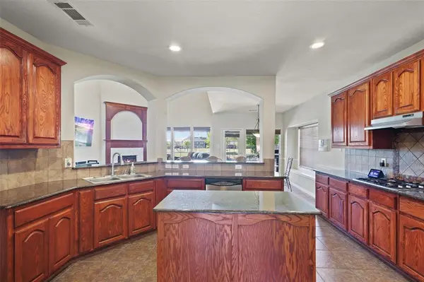 10414 Broadmoor Lane, Rowlett, TX 75089