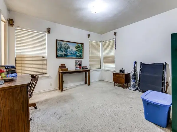 2804 S 5th Street, Garland, TX 75041