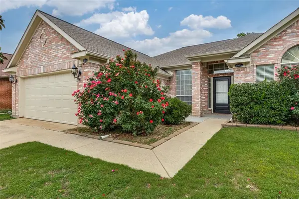5673 Rockport Lane, Haltom City, TX 76137