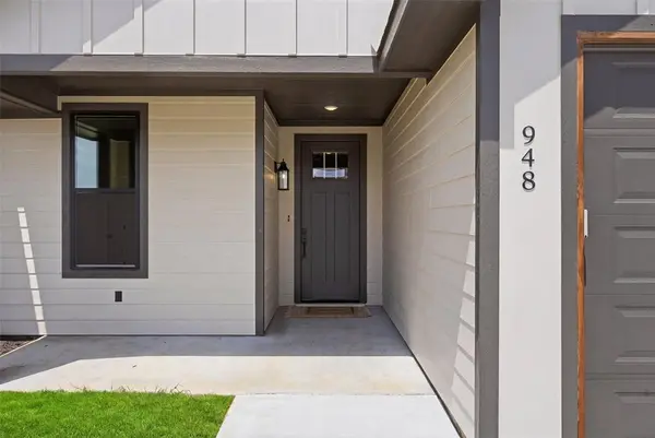 948 Huckleberry Lane, Tolar, TX 76476