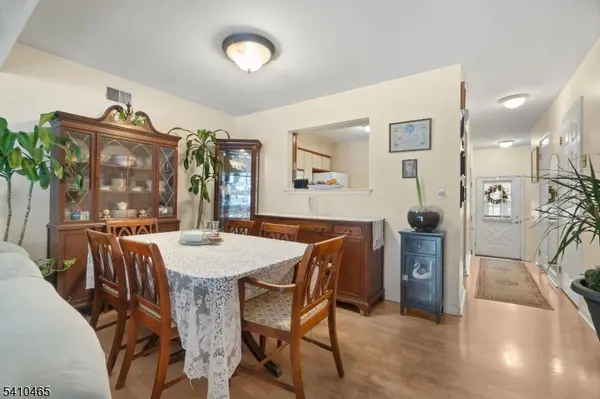 39 Oriole Ter, Hampton Twp., NJ 07860