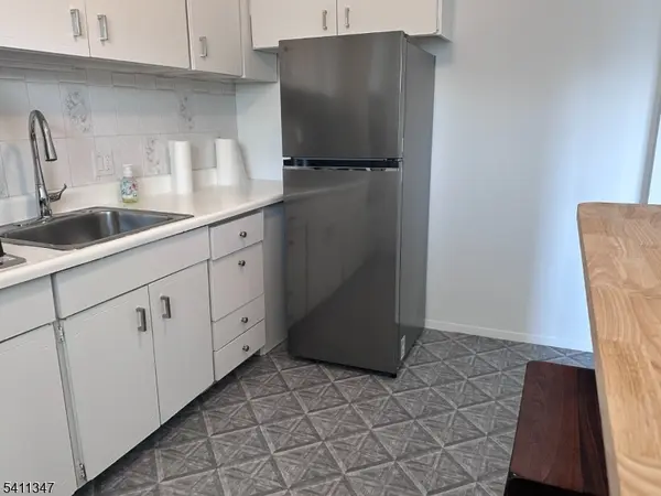 1163B Valley Rd #B, Wayne Twp., NJ 07470