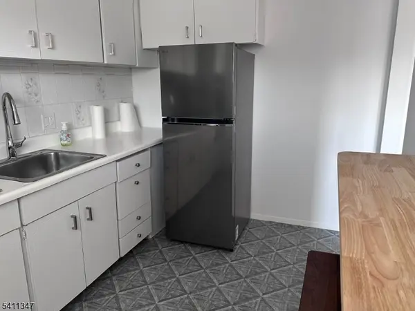 1163B Valley Rd #B, Wayne Twp., NJ 07470