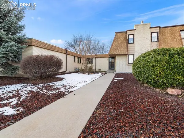 48 Regency BLVD #E, Pueblo, CO 81005