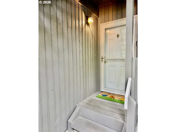 44 EAGLE CREST DR, Lake Oswego, OR 97035