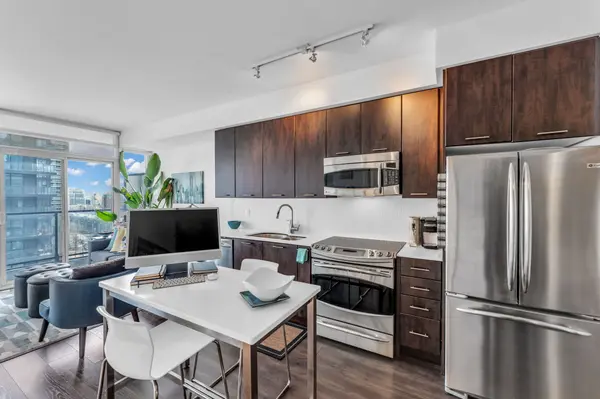 169 Fort York BLVD #1008, Toronto C01, ON M5V 0C8