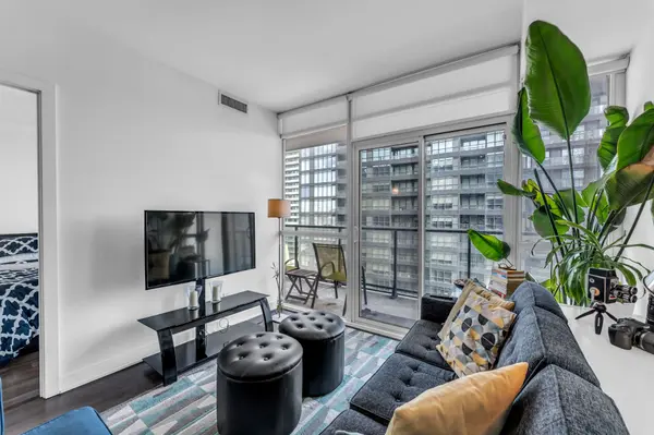 169 Fort York BLVD #1008, Toronto C01, ON M5V 0C8