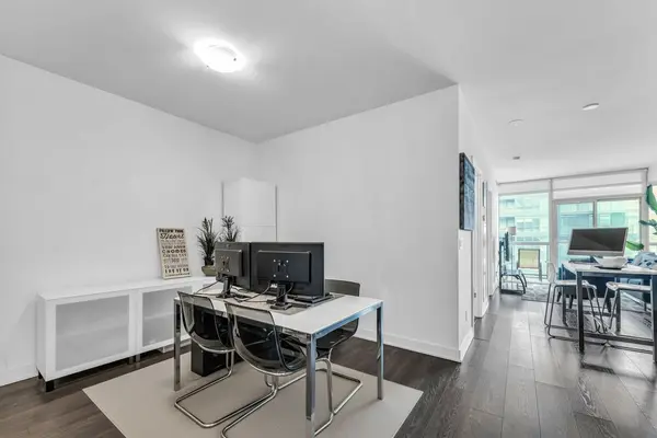 169 Fort York BLVD #1008, Toronto C01, ON M5V 0C8