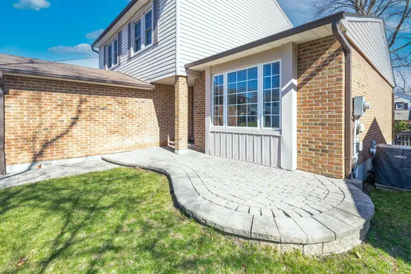 53 Teresa DR, Whitby, ON L1N 6H9